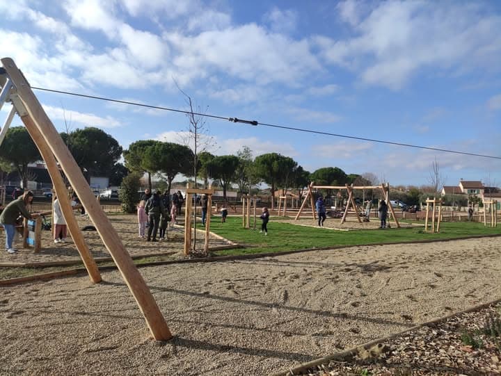 Aimargue's Dr Pierre Broche Park: Skatepark, Pumptrack, Boules and more...